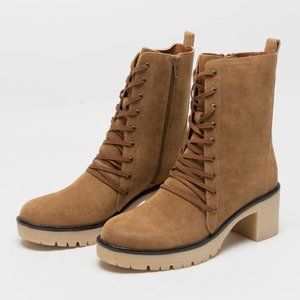 NWOT Oasis Society Jamie Womens Hiker Boots (Ivory)